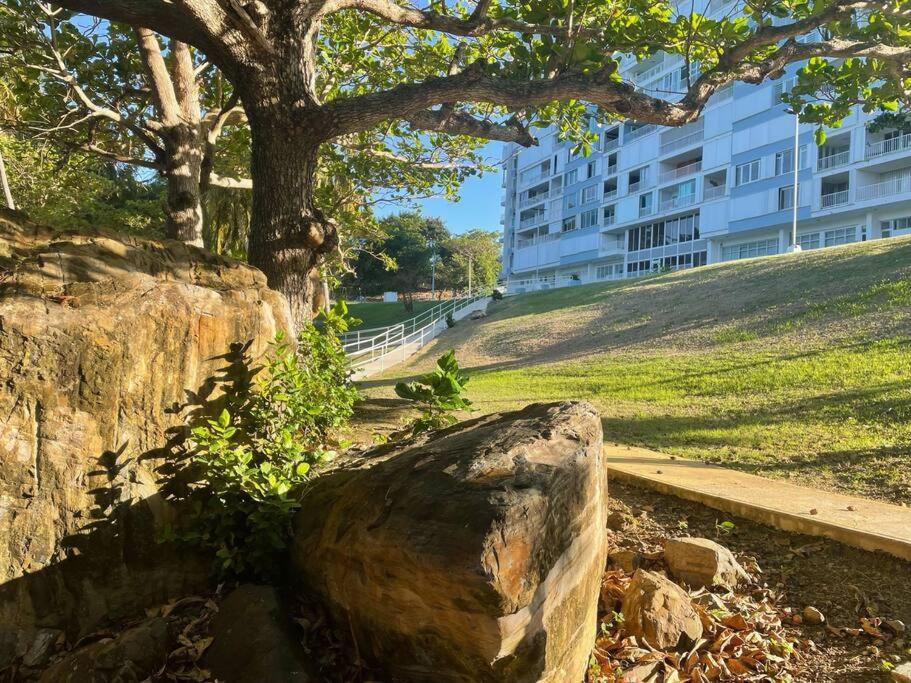Ocean View 2 Bed 1 Bath 2 Parkings & Pool @ Dos Marinas Fajardo Appartement Buitenkant foto